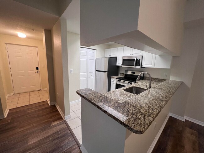Building Photo - 2802 Sarento Pl