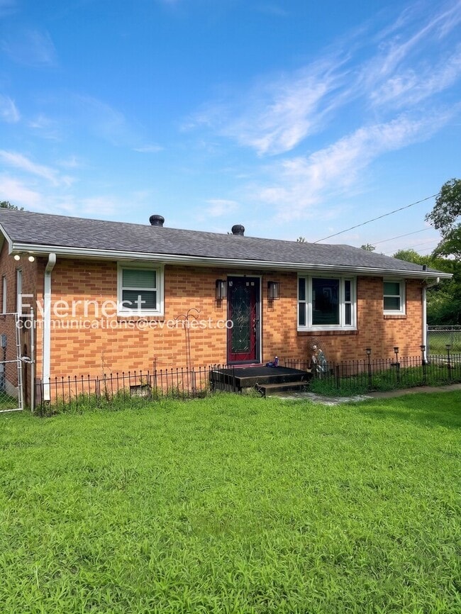 Building Photo - 4017 Meadow Rd