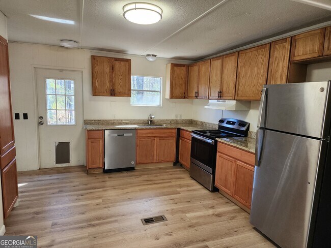 Building Photo - 918 Roscoe Davis Rd