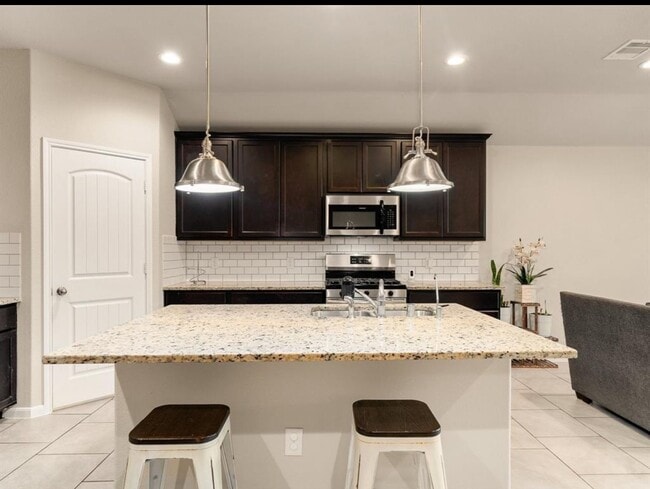 Building Photo - 8307 Oakleaf Meadow Ct
