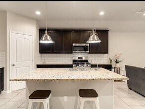 Building Photo - 8307 Oakleaf Meadow Ct