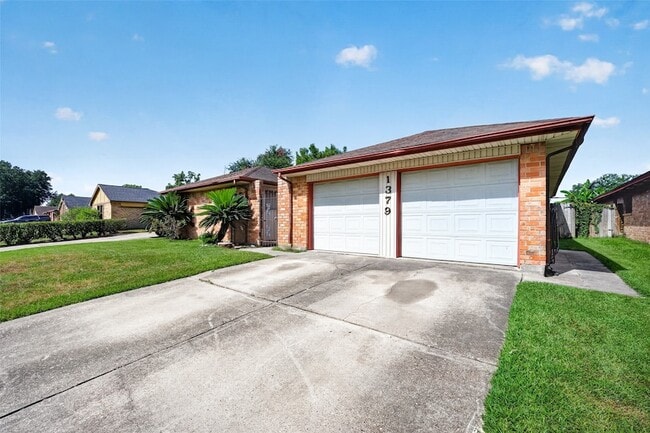 Foto del edificio - 1379 Wrotham Ln