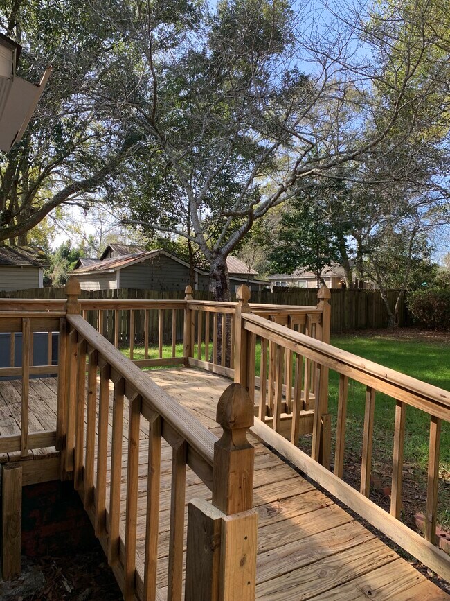 Foto del edificio - 114 Ellinor St