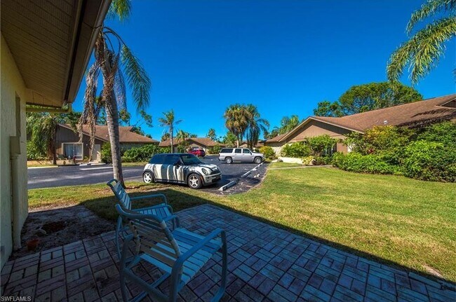 Building Photo - 859 Palm View Dr