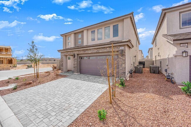 Foto del edificio - 4 br, 3.5 bath House - 697 Steep Canyon Ave