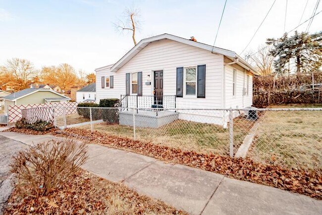 Building Photo - 5312 Langley Ave