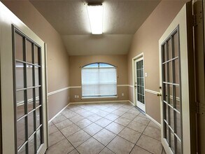 Building Photo - 1115 Courtside Dr E