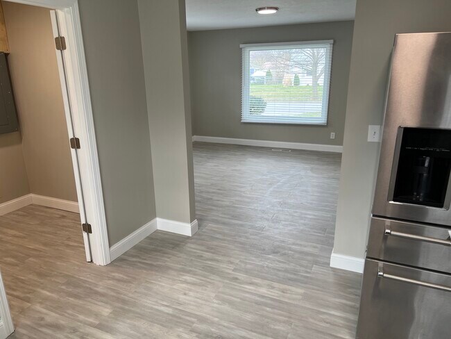 Vista desde la cocina - 4571 Moraine Ave