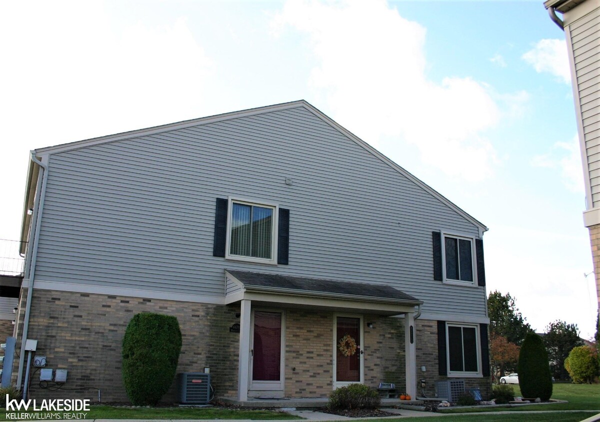Primary Photo - 44719 Maryland Ct