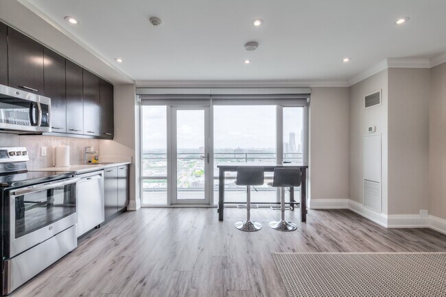 Photo du bâtiment - 360 Square One Dr