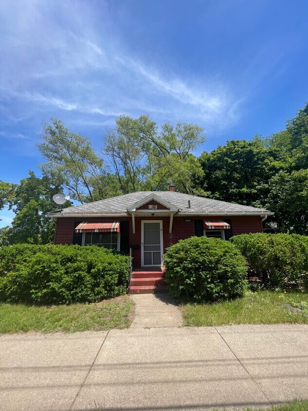 Primary Photo - Lovely 2 Bedroom Downtown Holland
