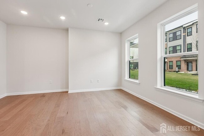 Foto del edificio - 214 Jessie Pl