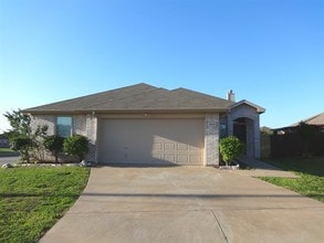 Building Photo - 3020 Prairie Hill Ln