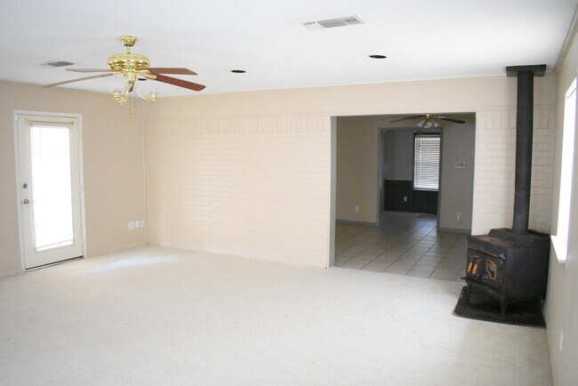 Foto del edificio - 523 Arbor Oak Dr