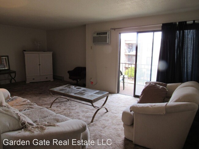 Building Photo - 1 br, 1 bath House - 4500 S Poplar 202