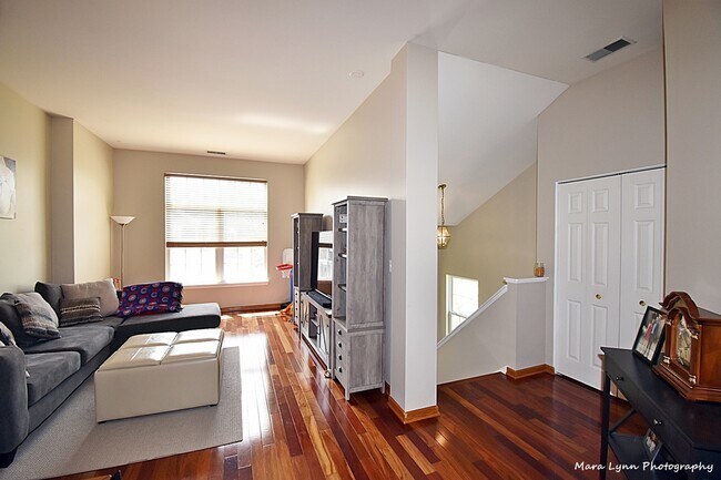 Foto del edificio - 2402 Wilton Ln