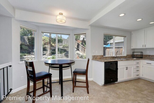 Building Photo - 4 br, 3 bath House - 8233 WOODLAKE HILLS DR.