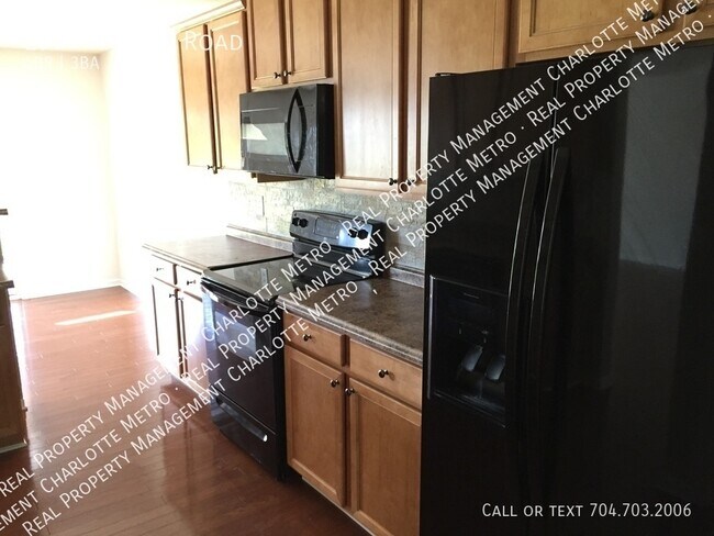 Foto del edificio - Delightful 4bd/2.5bth home