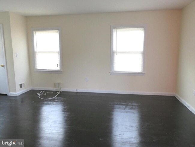 Building Photo - 511 N Florida St