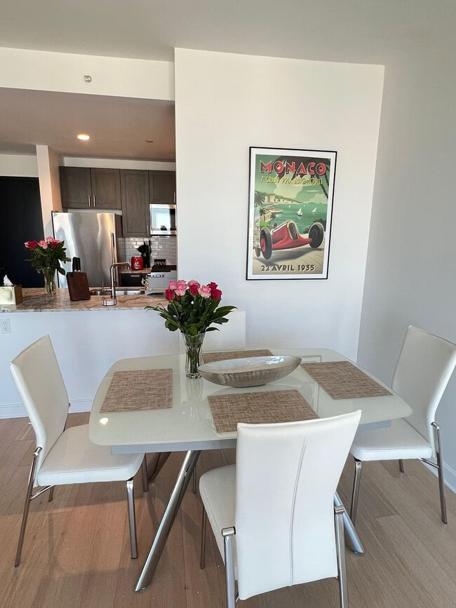 Building Photo - 408 W 58th St