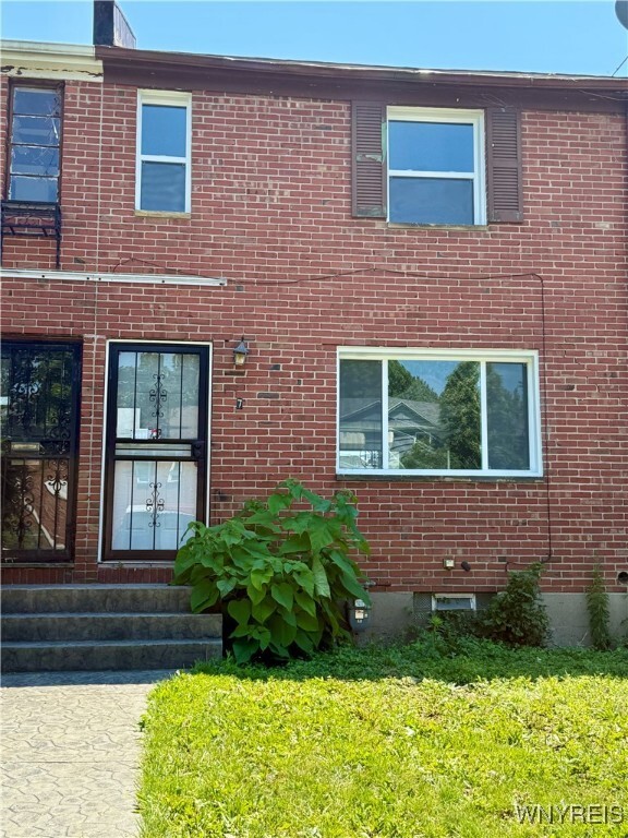 Primary Photo - 7 Bennett Village Terrace