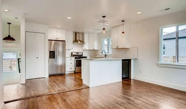 Building Photo - Three bedroom, 2 bathroom modern property!...