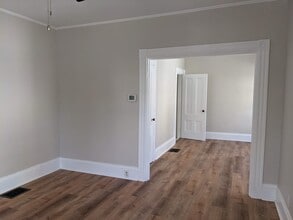 Building Photo - 56 Clayton St