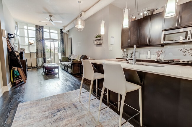 Building Photo - 112 Benton St