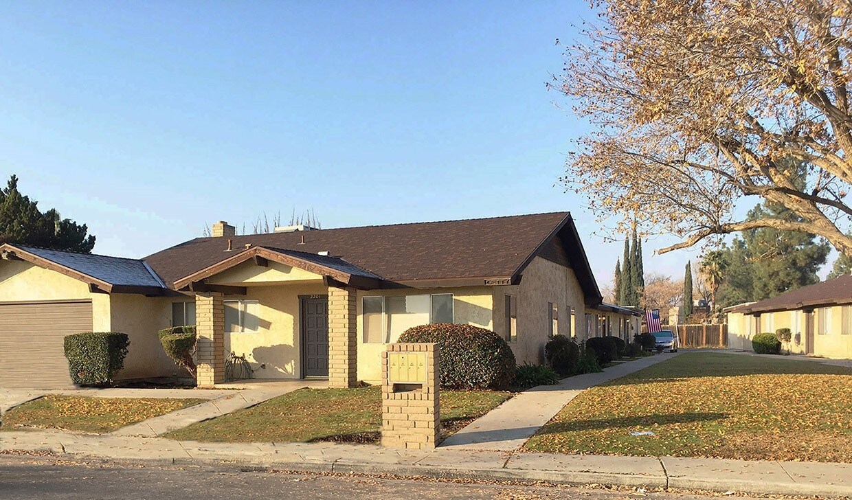 Primary Photo - 2201 Westholme Blvd