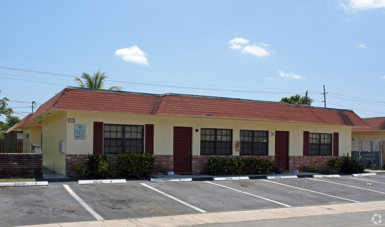 4040 NW 31st Ter, Lauderdale Lakes, FL 33309 Apartments in Lauderdale