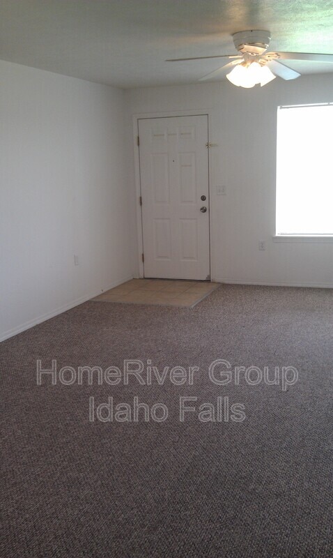 Building Photo - 3190 Chasewood Dr