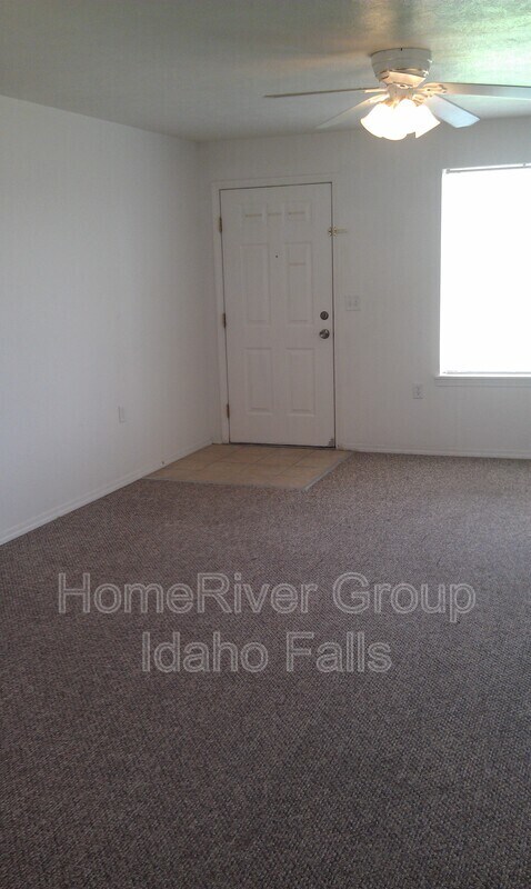 Foto del edificio - 3190 Chasewood Dr