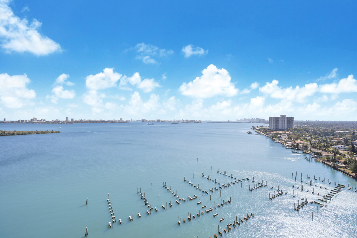 Primary Photo - 11111 Biscayne Blvd