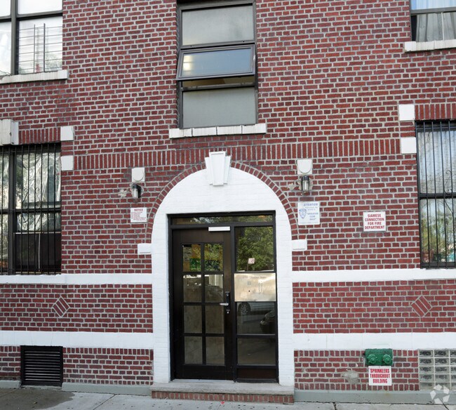 Building Photo - 2150 Crotona