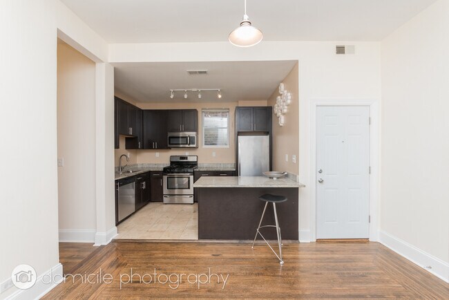 Foto del edificio - 2005 W Race Ave