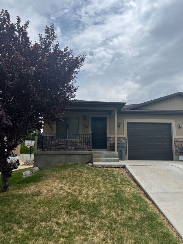 Primary Photo - Jared Duplex
