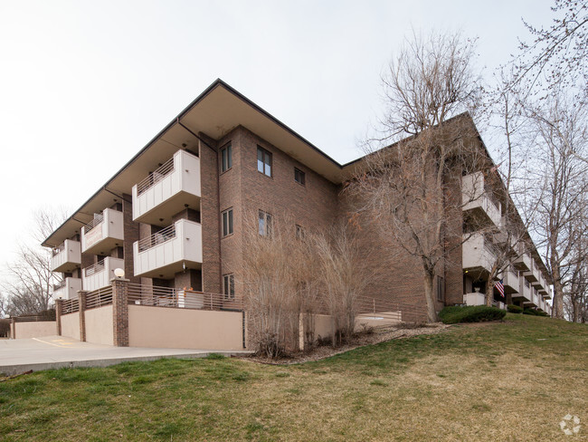 Foto del edificio - Courtyard at Lakewood