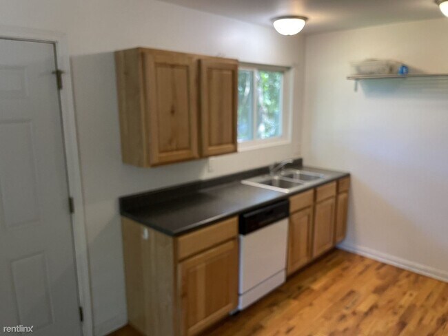 Building Photo - 2 br, 1 bath House - 251 Hill Ct