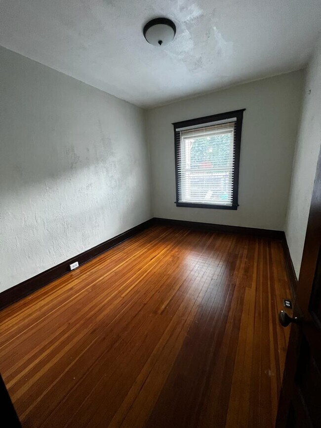 Foto del edificio - 1120 E 12th Ave