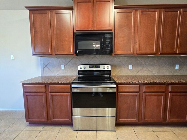 Building Photo - PRICE REDUCTION - AVAILABLE NOW!