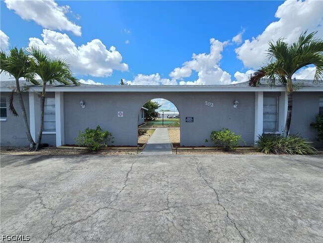 Foto del edificio - 702 SE 47th St