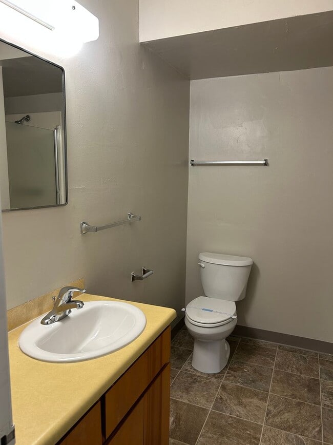 Building Photo - (949) Harrison Street Plex - Studio / 1 Ba...