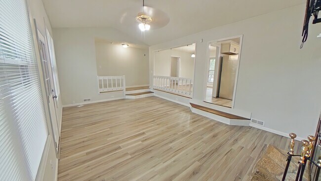 Building Photo - 5521 Deep Hollow Ct