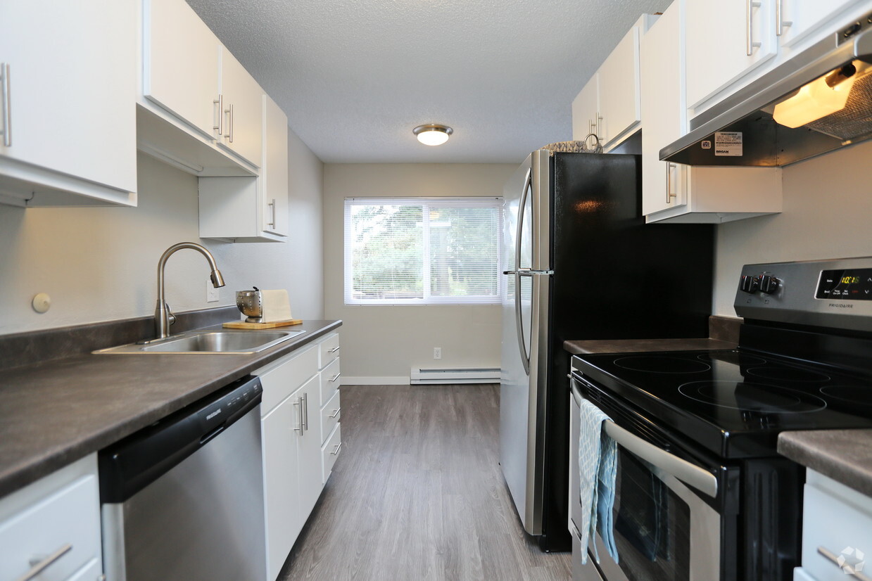 Foto principal - Crestwood Apartments