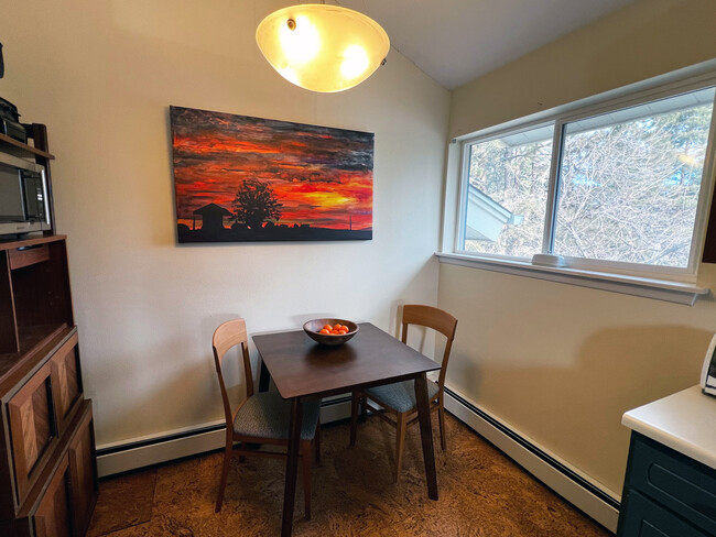 Breakfast Nook - 8033 Countryside Park