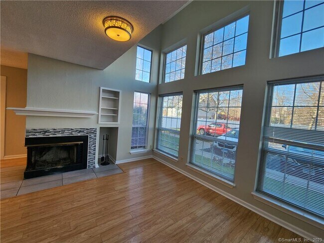 Building Photo - 311 Carriage Crossing Ln