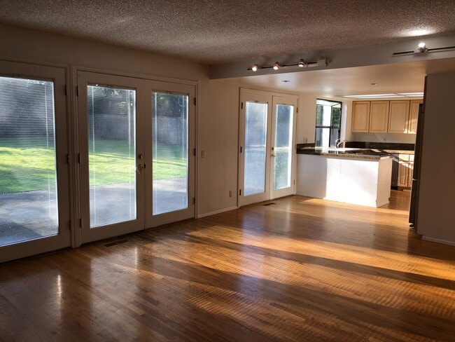 Family Room & Kitchen - 8435 NE 13th St