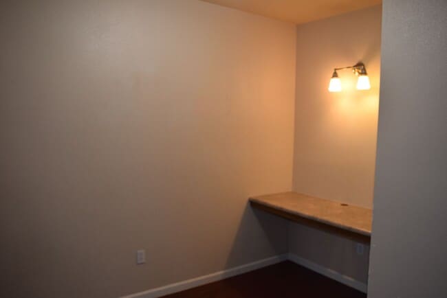 Foto del edificio - 501 Gibson Dr