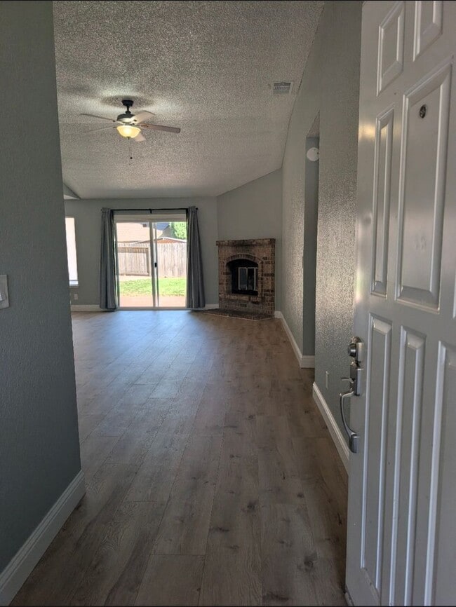 Building Photo - 1157 Socorro Way