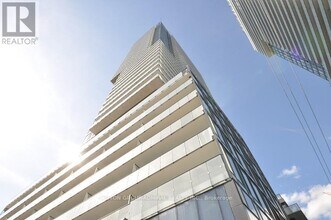 Building Photo - 161 Roehampton Ave